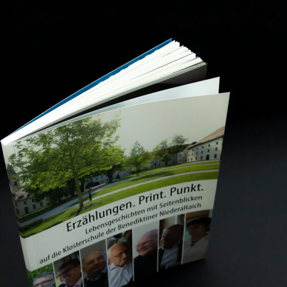 Broschüre "Erzählungen. Print. Punkt."